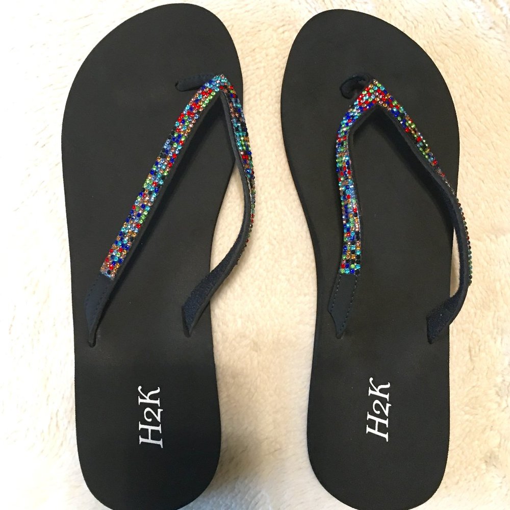 (NEW) H2K Black Slippers - Small Size 11 (Fits a USA Size 9)